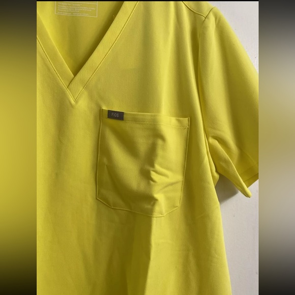 NWT FIGS Technical Catarina One-Pocket Womens Short Sleeve Scrub Top 2XL Yellow - Picture 2 of 5